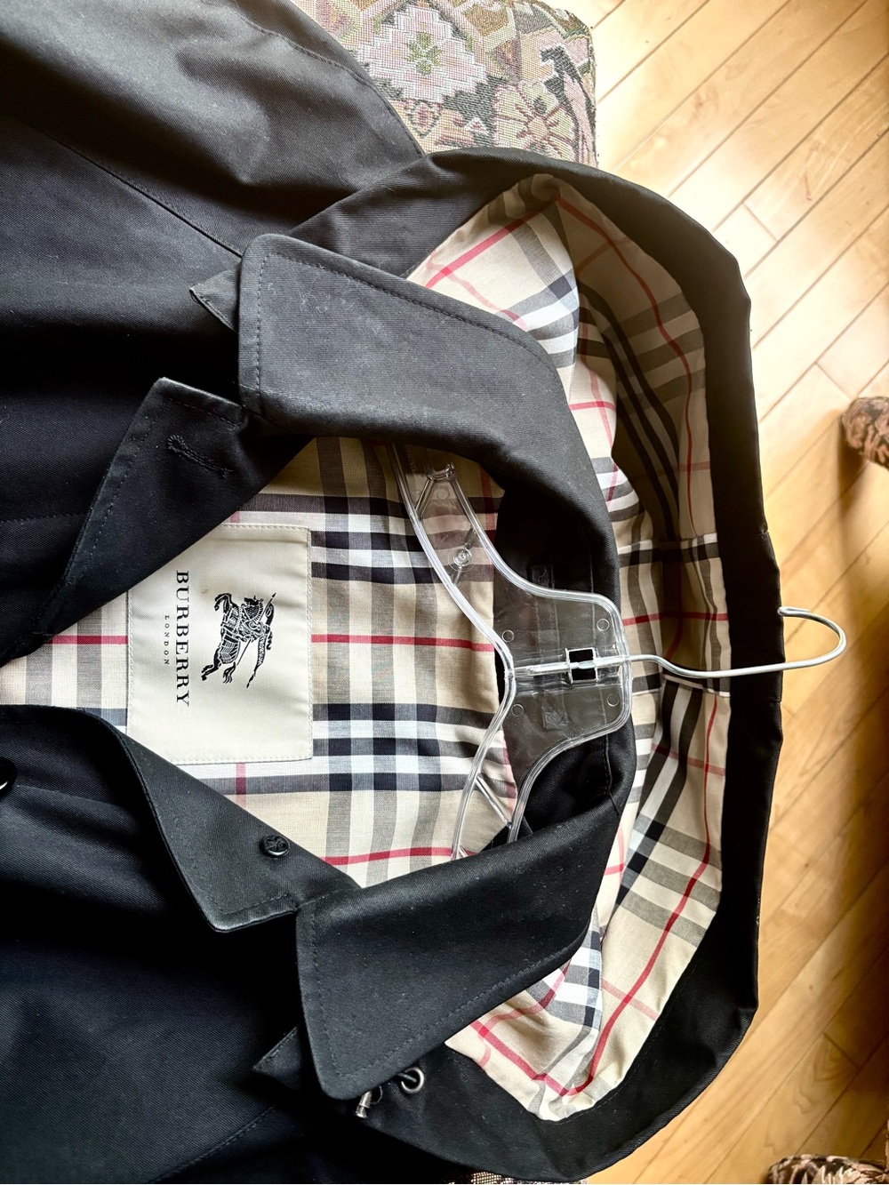Burberry Black Trench Coat with Beige Check Lining, very good condition - Picture 3 of 5